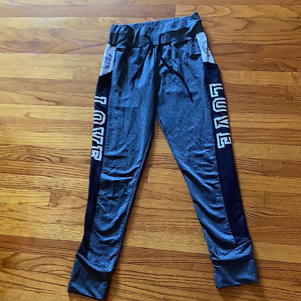 Black and gray leggings | From PINK